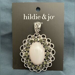 NWT Hildie & Jo Vintage-inspired Silver Pendant